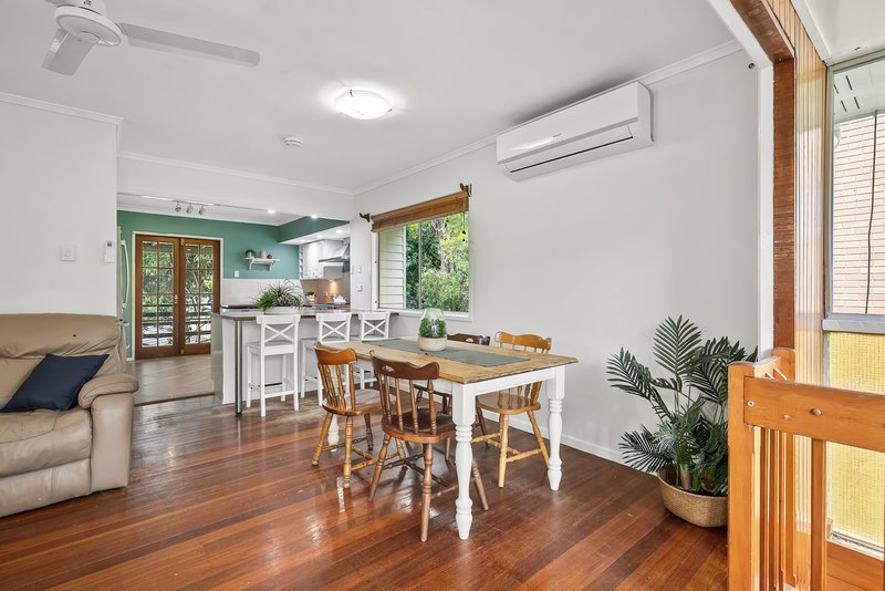 Photo - 9 Kiama Crescent, Ferny Hills QLD 4055 - Image 2