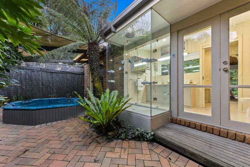 Photo - 9 Kilgerron Court, Narre Warren South VIC 3805 - Image 6