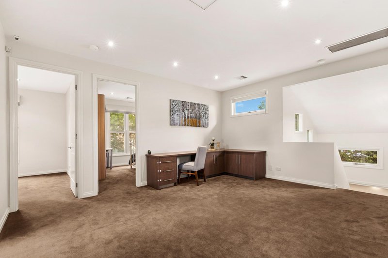 Photo - 9 Kilsyth Avenue, Burwood VIC 3125 - Image 5