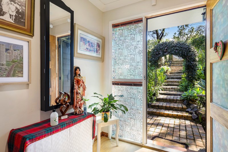 Photo - 9 Kinarra Street, Ashmore QLD 4214 - Image 5
