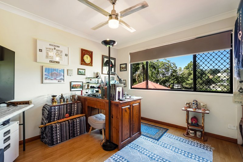 Photo - 9 Kinarra Street, Ashmore QLD 4214 - Image 12