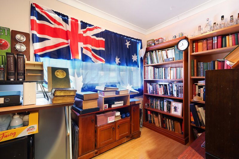 Photo - 9 Kinarra Street, Ashmore QLD 4214 - Image 13
