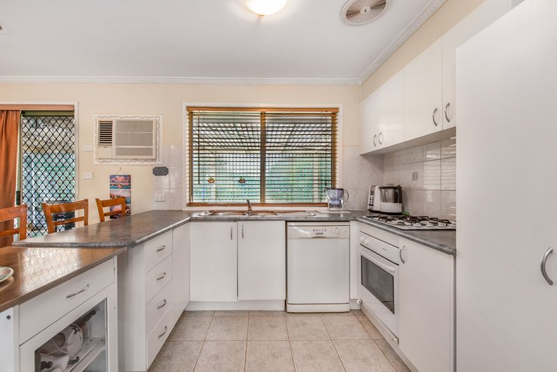 Photo - 9 Kingston Avenue, Pakenham VIC 3810 - Image 2