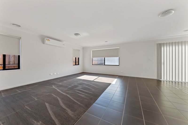 Photo - 9 Kingview Place, Mernda VIC 3754 - Image 7