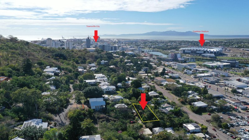 Photo - 9 Knapp Street, Townsville City QLD 4810 - Image 1