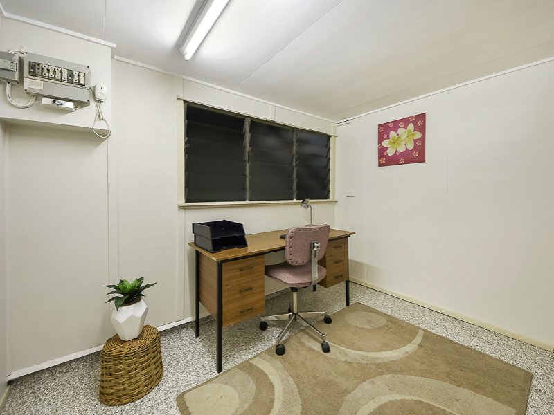 Photo - 9 Koonya Street, Chermside West QLD 4032 - Image 17