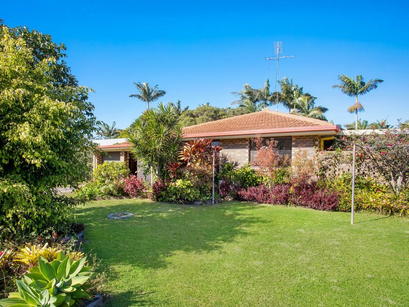 Photo - 9 Kooringa Court, Ocean Shores NSW 2483 - Image