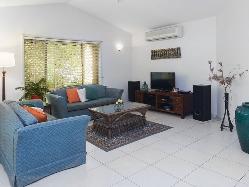 Photo - 9 Laine Place, Coombabah QLD 4216 - Image 5