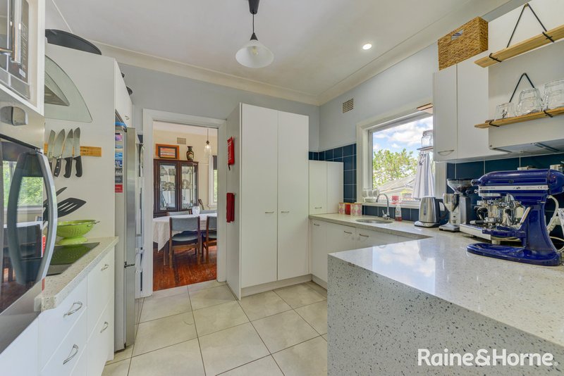 Photo - 9 Lancaster Avenue, Tamworth NSW 2340 - Image 5