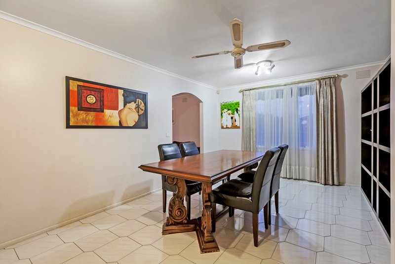 Photo - 9 Lascelles Drive, Lalor VIC 3075 - Image 3