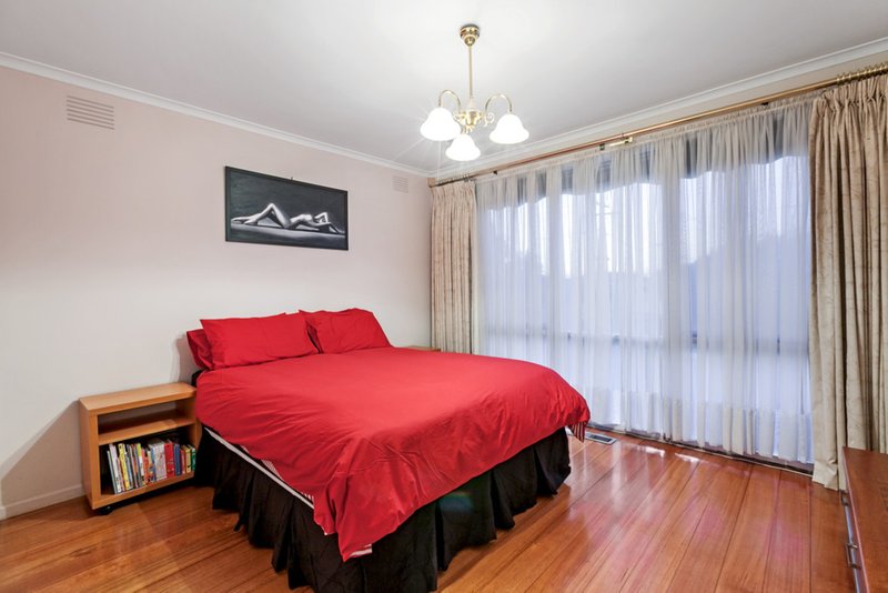 Photo - 9 Lascelles Drive, Lalor VIC 3075 - Image 5