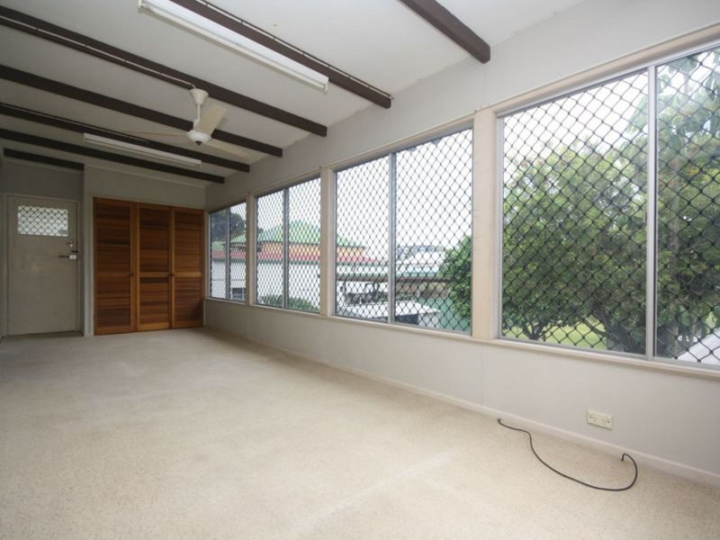 Photo - 9 Laura Street, Clontarf QLD 4019 - Image 10