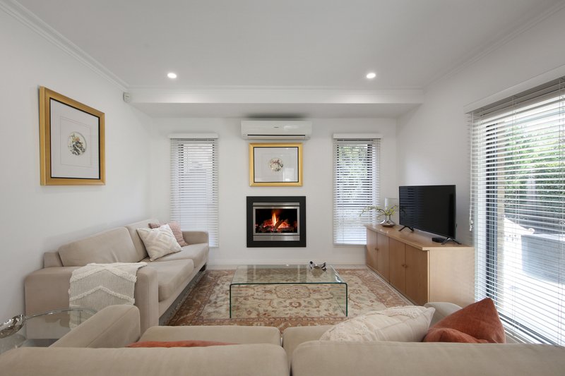 Photo - 9 Lawson Street, Bentleigh VIC 3204 - Image 3