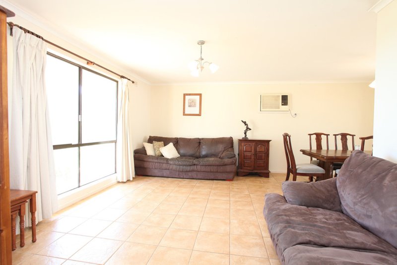 Photo - 9 Leak Road, Kangaroo Flat SA 5118 - Image 3