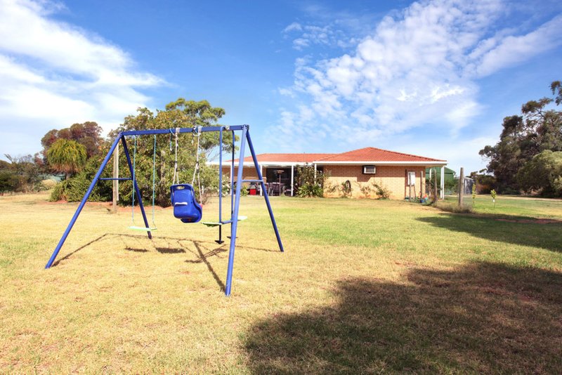 Photo - 9 Leak Road, Kangaroo Flat SA 5118 - Image 16