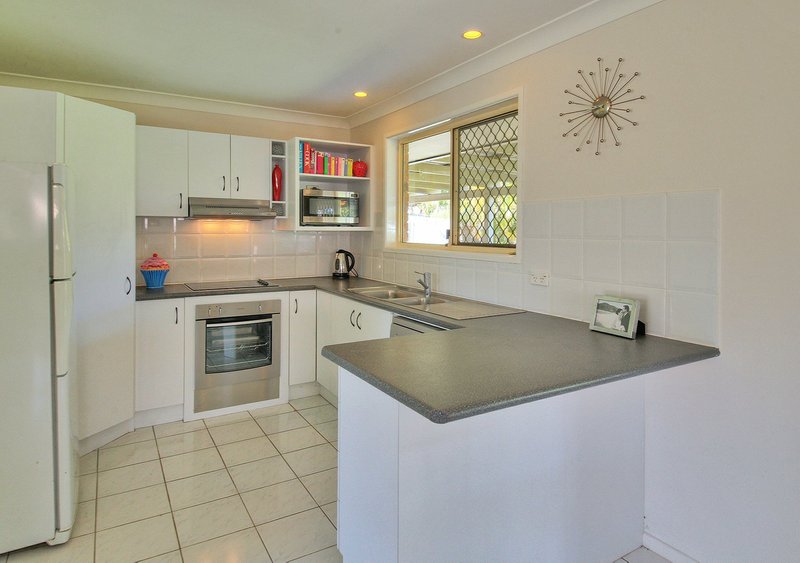 Photo - 9 Learmonth Court, Hillcrest QLD 4118 - Image 2