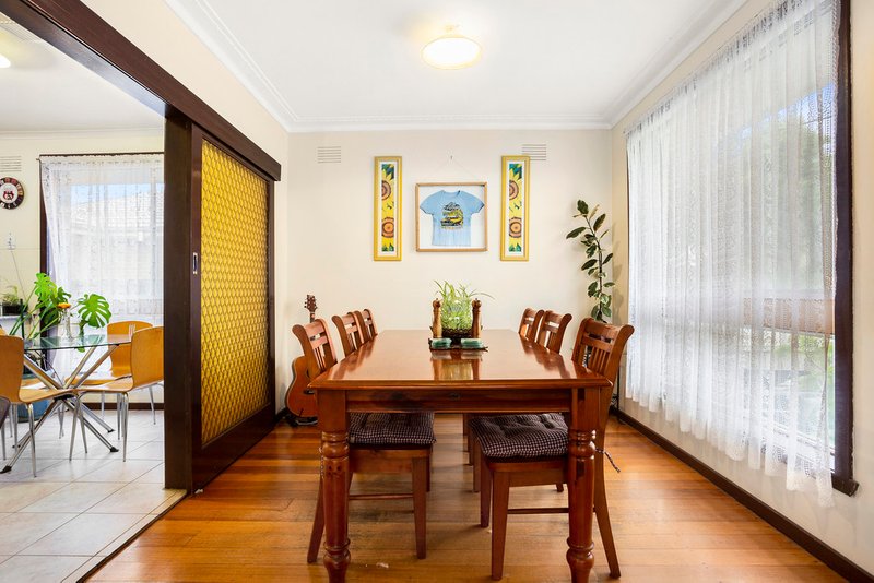 Photo - 9 Leeson Grove, Lalor VIC 3075 - Image 3