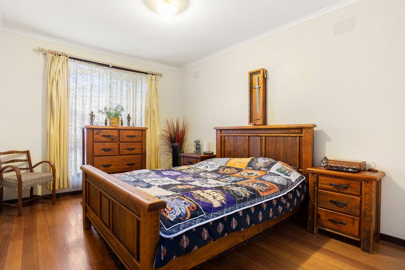 Photo - 9 Leeson Grove, Lalor VIC 3075 - Image 5