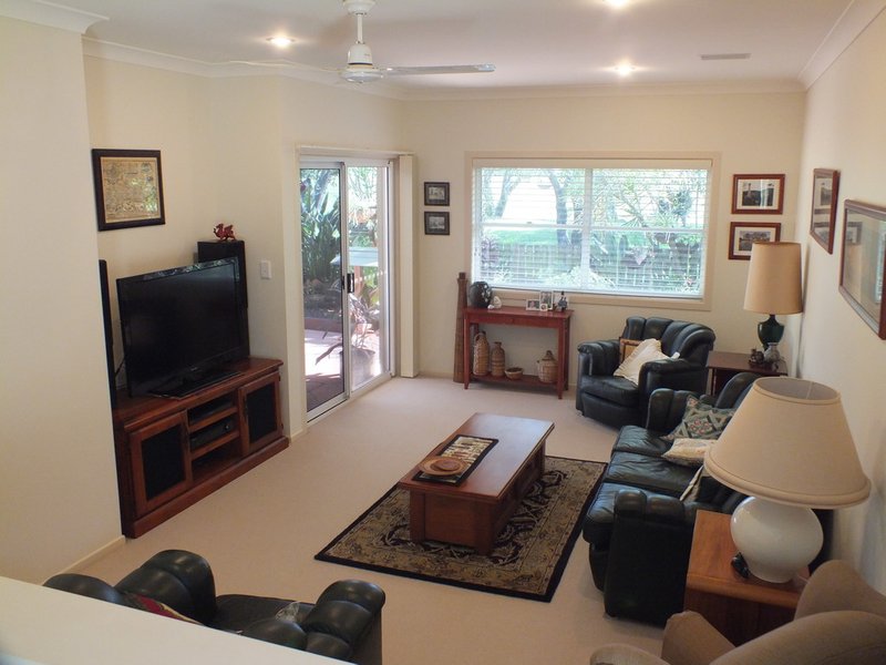 Photo - 9 Leeward Place, Banksia Beach QLD 4507 - Image 15