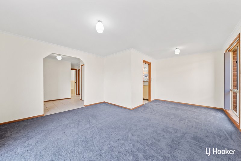 Photo - 9 Leisler Place, Palmerston ACT 2913 - Image 2