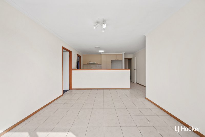 Photo - 9 Leisler Place, Palmerston ACT 2913 - Image 6