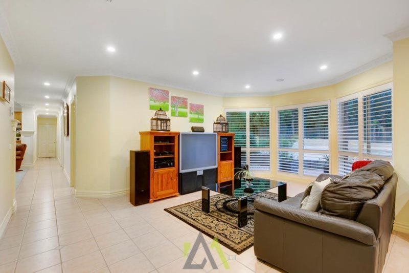 Photo - 9 Leisureland Drive, Langwarrin VIC 3910 - Image 9