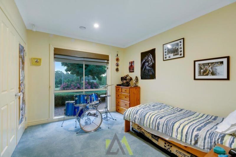 Photo - 9 Leisureland Drive, Langwarrin VIC 3910 - Image 15