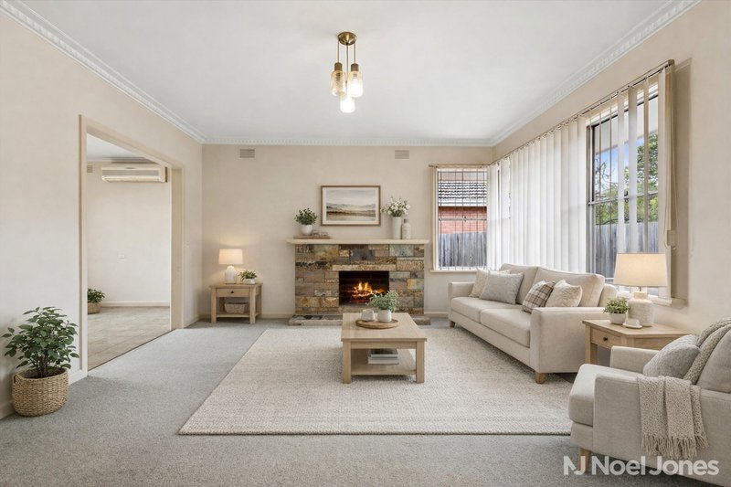 Photo - 9 Leura Street, Doncaster East VIC 3109 - Image 3