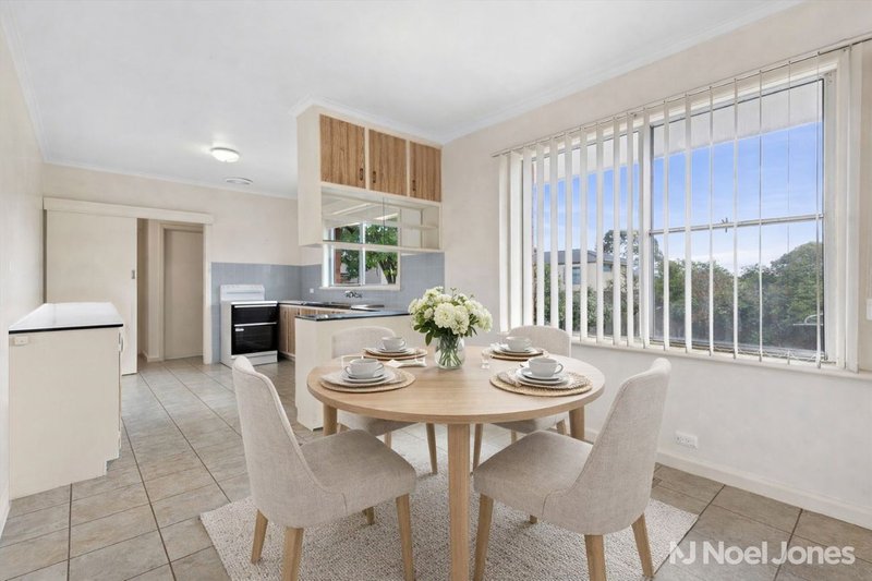 Photo - 9 Leura Street, Doncaster East VIC 3109 - Image 5