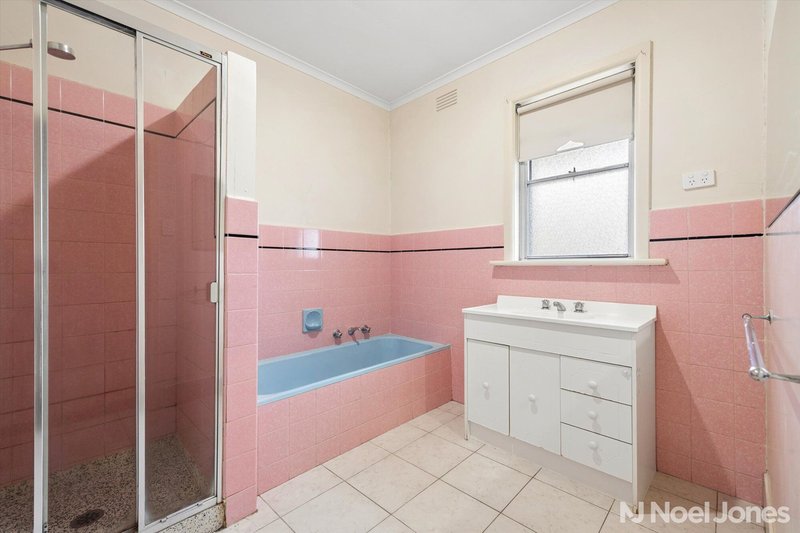 Photo - 9 Leura Street, Doncaster East VIC 3109 - Image 7