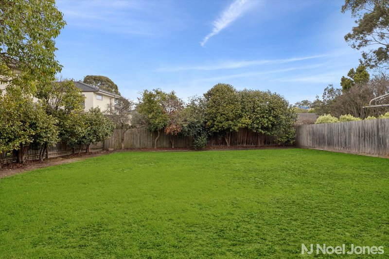 Photo - 9 Leura Street, Doncaster East VIC 3109 - Image 8