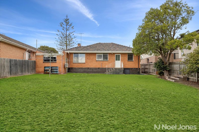 Photo - 9 Leura Street, Doncaster East VIC 3109 - Image 9