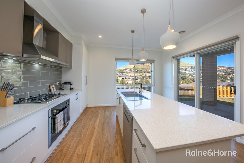 Photo - 9 Lewis Place, Sunbury VIC 3429 - Image 7