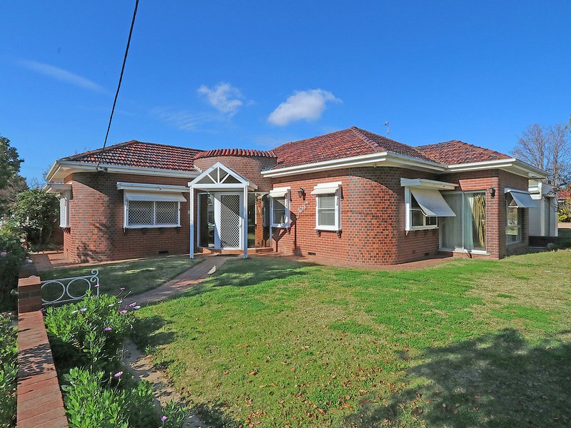 9 Lewisham Avenue, Wagga Wagga NSW 2650