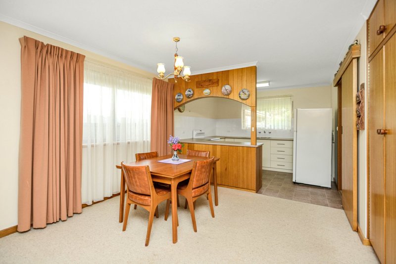 Photo - 9 Leworthy Street, Victor Harbor SA 5211 - Image 5