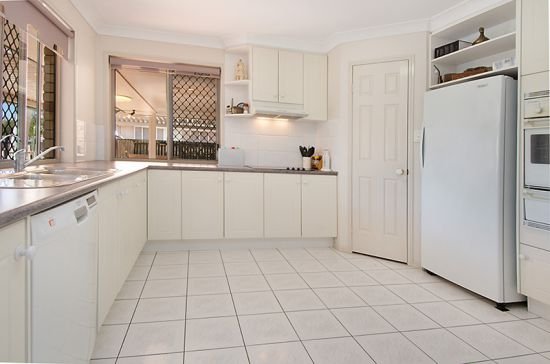 Photo - 9 Lexington Place, Wishart QLD 4122 - Image 6