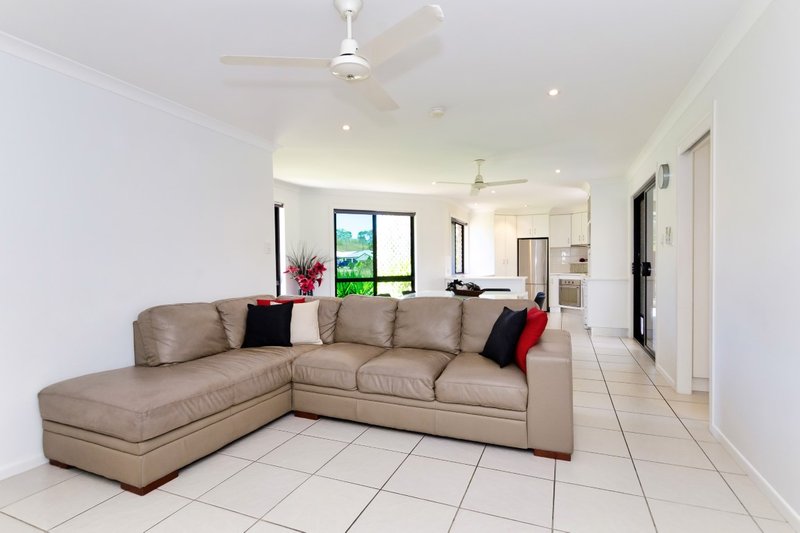 Photo - 9 Links Court, Kin Kora QLD 4680 - Image 4