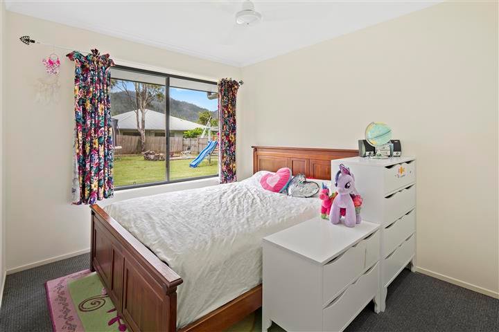 Photo - 9 Links Drive, Cannonvale QLD 4802 - Image 8