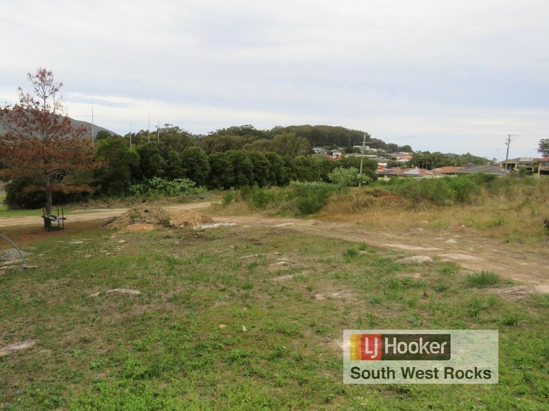 9 Links View Crescent, South West Rocks NSW 2431