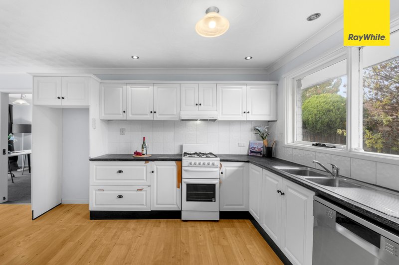 Photo - 9 Linlithgow Way, Melton West VIC 3337 - Image 8