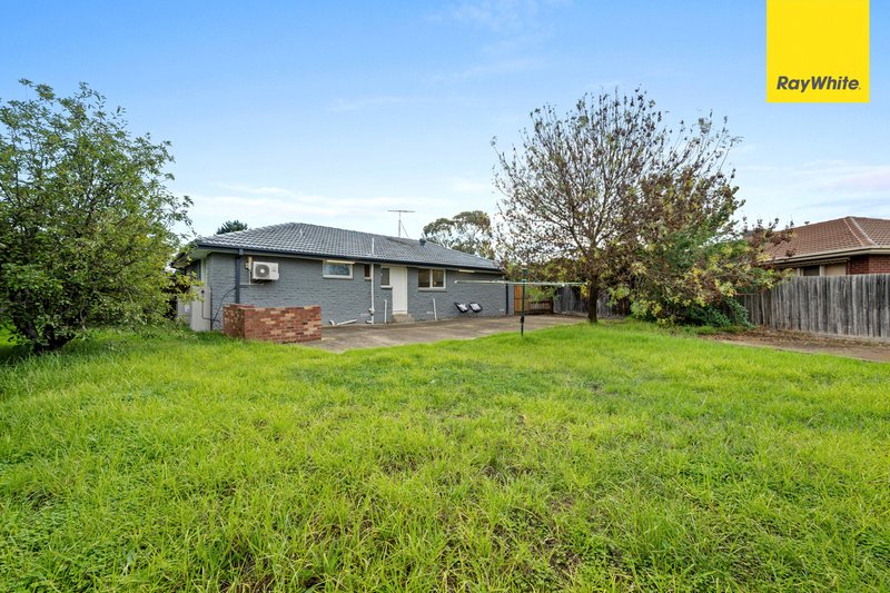 Photo - 9 Linlithgow Way, Melton West VIC 3337 - Image 15