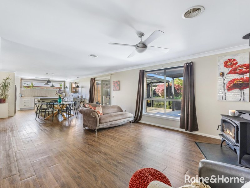 Photo - 9 Lister Crescent, Kelso NSW 2795 - Image 7