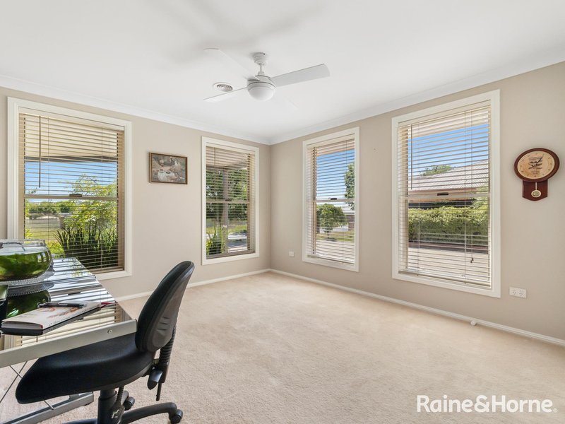 Photo - 9 Lister Crescent, Kelso NSW 2795 - Image 9