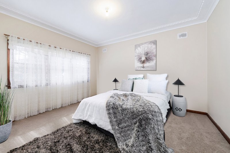 Photo - 9 Lithgow Avenue, Yagoona NSW 2199 - Image 5