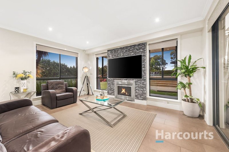 Photo - 9 Lobosco Court, Kilsyth VIC 3137 - Image 3