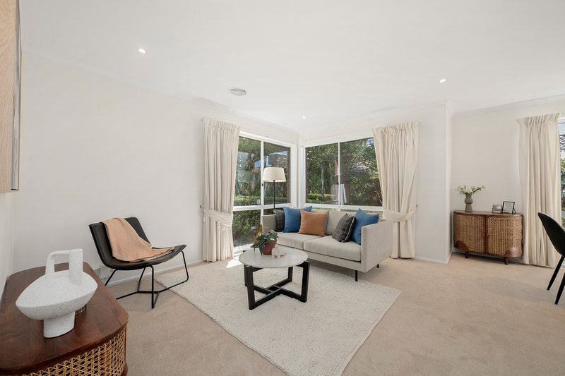 Photo - 9 Lockhart Place, Amaroo ACT 2914 - Image 2