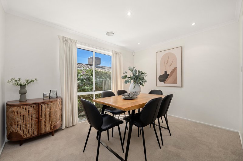 Photo - 9 Lockhart Place, Amaroo ACT 2914 - Image 3