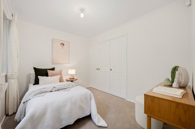 Photo - 9 Lockhart Place, Amaroo ACT 2914 - Image 9