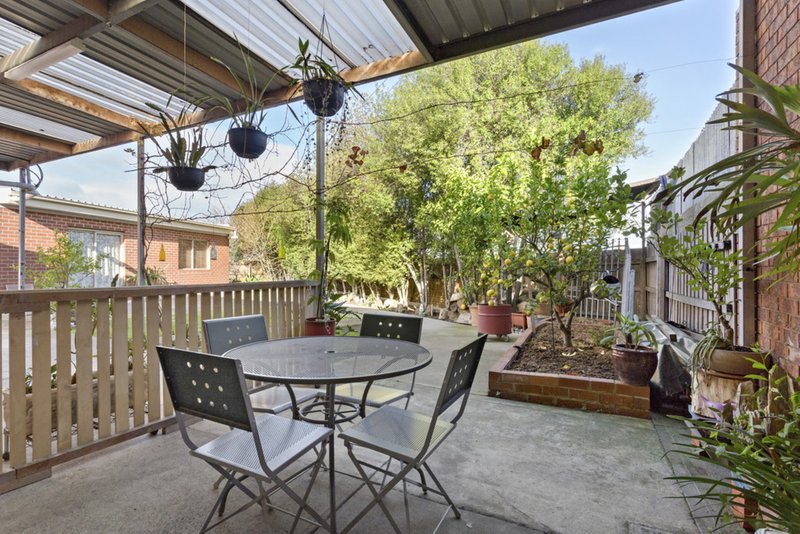 Photo - 9 Lockwood Grove, Thomastown VIC 3074 - Image 9