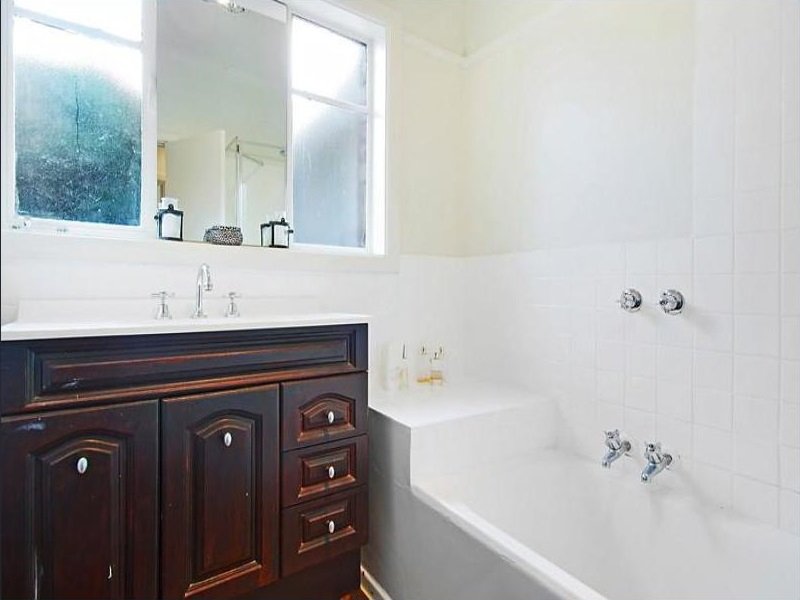 Photo - 9 Lonsdale Avenue, Hampton East VIC 3188 - Image 6